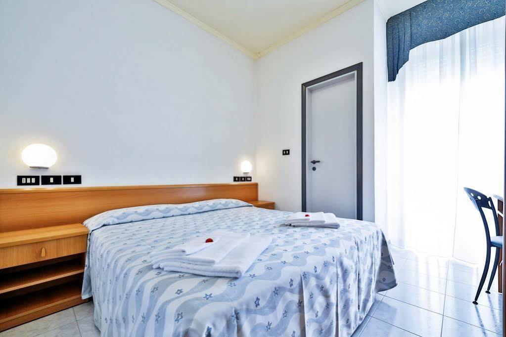Hotel Sunset Rimini Luaran gambar