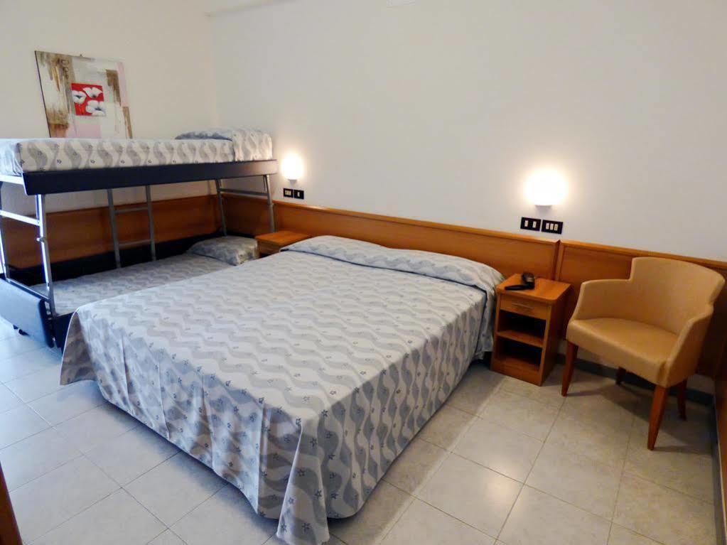 Hotel Sunset Rimini Luaran gambar