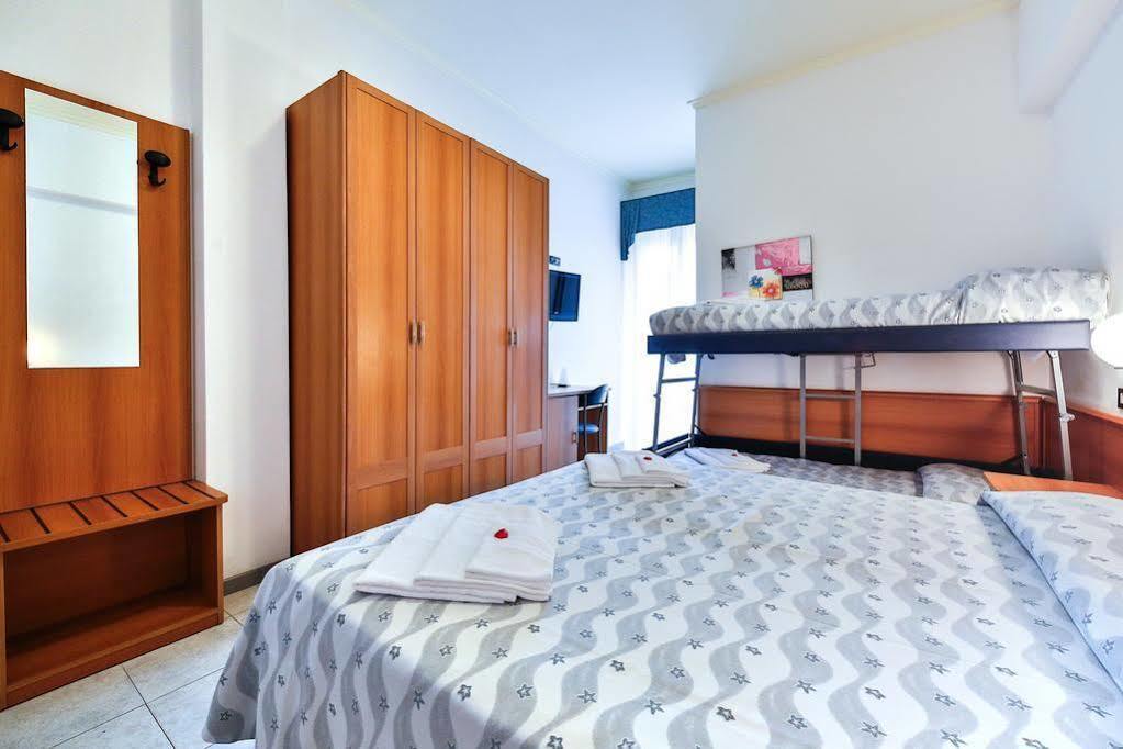 Hotel Sunset Rimini Luaran gambar