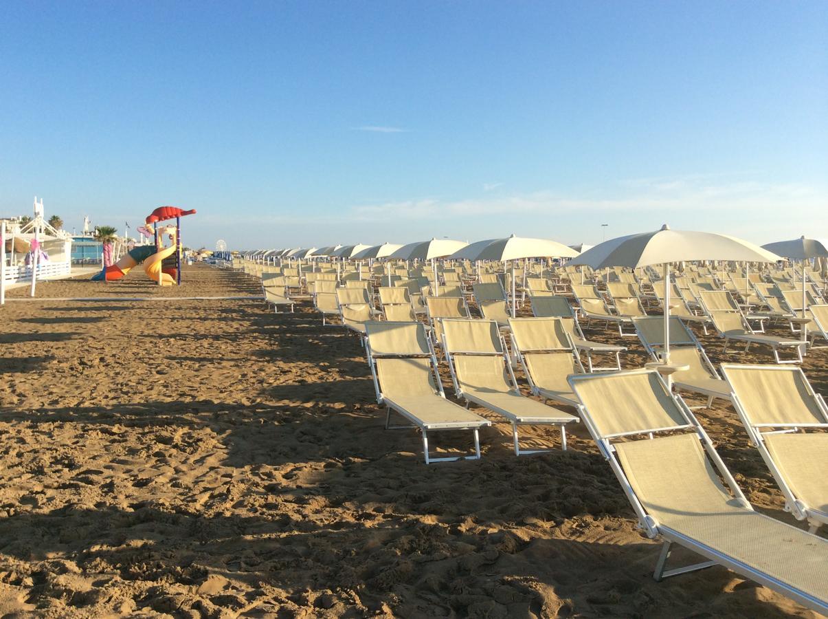 Hotel Sunset Rimini Luaran gambar
